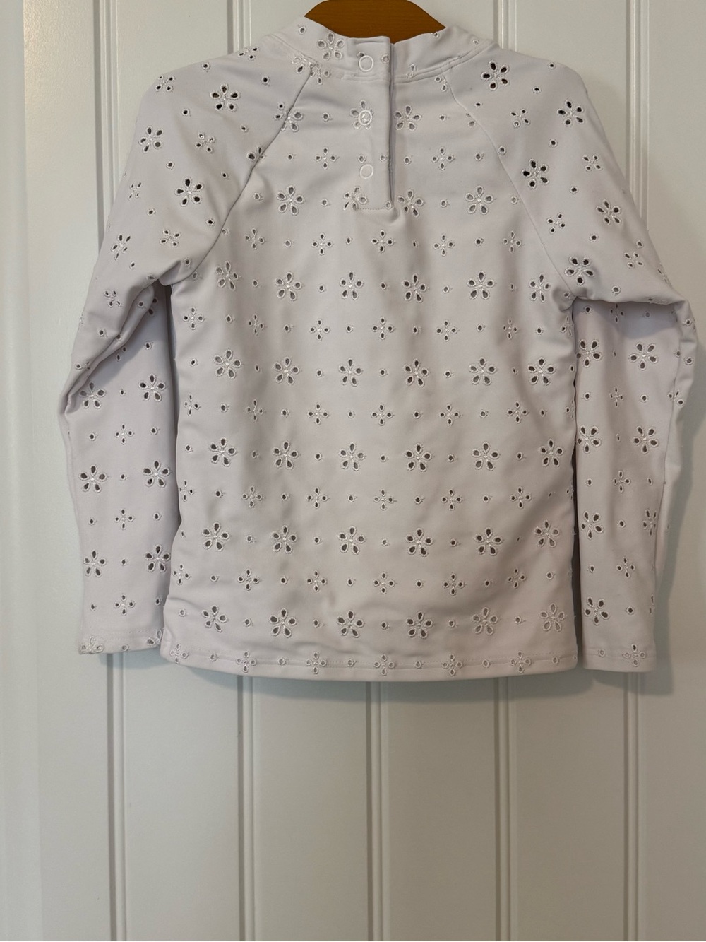 Minnow Girls Eyelet Rash Guard Swim Top Size 3/4T - Picture 3 of 6